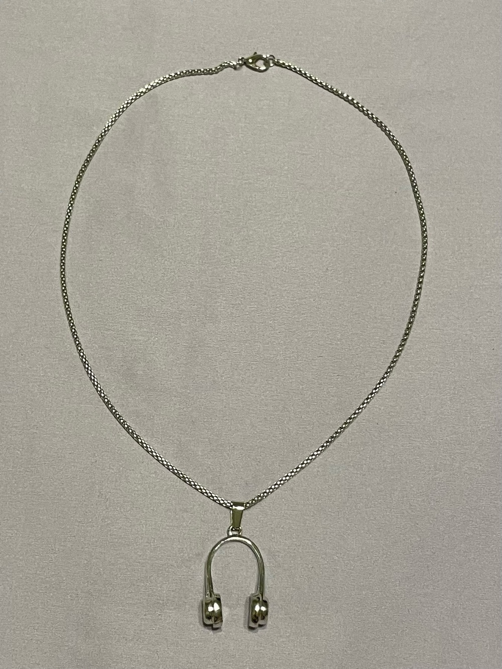 Silver Headphone Pendant Necklace Y2K Music DJ Charm Box Chain
